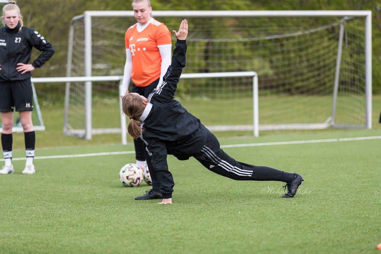 Bild 113 - Co-Trainerin der Frauen Nationalmannschaft Britta Carlson in Wahlstedt